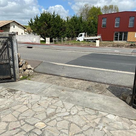Bed and Breakfast Maison Ok Riba Aeroport Merignac Exterior foto